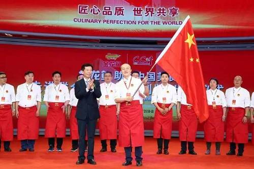 美食作为世界各国人民之间文化交往的重要媒介,一直以来都承载着一个国家塑造海外形象的重任。日本和食与韩国泡菜申遗的成功,更是为该国餐饮业在全球范围内影响力的提升起到巨大的拉动作用。