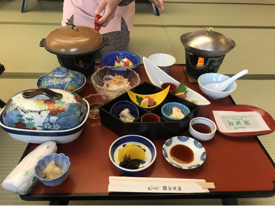 加强餐饮管理品牌建设 食堂承包也能玩出新花样